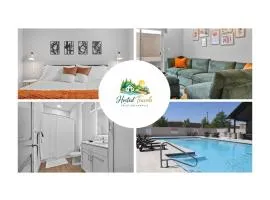 Modern Apt, Sectional, Pool, Gym, Bike Storage