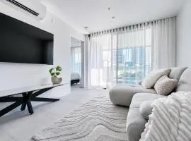 Luxury Balcony Apartment | Pool, Sauna & RAC Arena