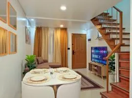 Smart Home with King Bed, PS5, Parking & IG Spaces
