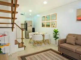 Smart Home with King Bed, PS5, Parking & IG Spaces