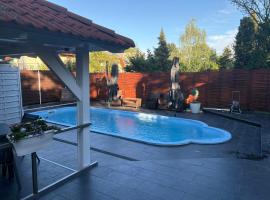 Villa Budapest Wellness Apartments，位于埃尔德的酒店