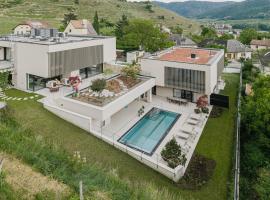 Boutique Hotel The Red Gate Retreat & Event - Spitz, Wachau - Adults Only，位于斯皮茨的酒店