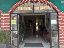 Hotel Los Arcos，位于Pénjamo的酒店
