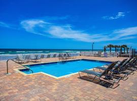 Beach House Inn with POOL & Beach Access，位于代托纳海滩的酒店