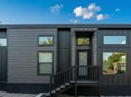 TH25 Red Rock Modern Tiny Home - 15 min to Sedona