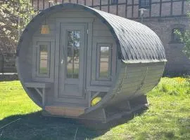 Obstgarten im Warnetal- Campingfass Wabe