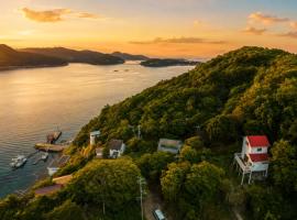 Designer Island Villa with Panoramic Sea Views，位于Bizen的酒店