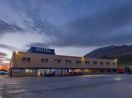 安达穆圣罗曼酒店