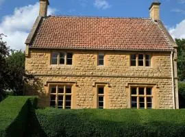 The Lodge, Kifstgate Court