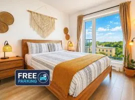 Penthouse With FREE indoor Parking Downtown