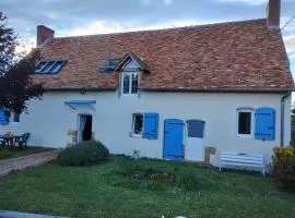 Séjour en famille chez l'habitant dans longère, 2 chambres double avec berceau et possibilité lit pliant 1 personne, relais motard, Nespresso à disposition dans chambre