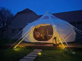 Månefjord Glamping