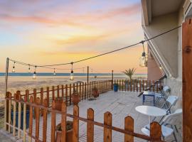 Beachfront Family House With Ocean View at Imi ouadar 10mn from Taghazout，位于阿吉豪德的酒店