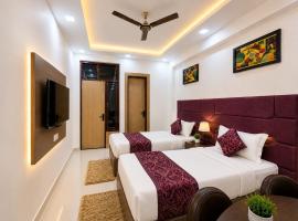 Hotel Radha Krishna Residency - Affordable Stay Central Vrindavan，位于范兰德凡的酒店