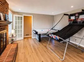 Cozy 5BR Retreat Game Room Rochester Suburb Area