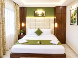 Hotel Backpackers Rooms - Best Family Stay Near Prem Mandir and Chaar dhaam -Fully AC，位于范兰德凡的酒店