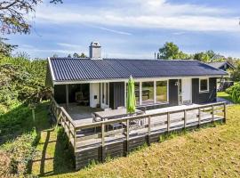 Three-Bedroom Holiday Home In Vejby，位于Græsted的酒店