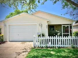 PATIO VILLA w GOLF CART CLOSE TO LAKE SUMTER LANDING