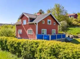 Charming and lovely house on beautiful Nösund year-round