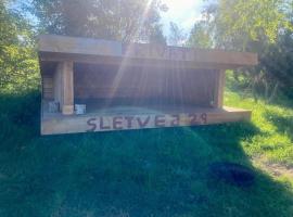 XXL Luksus Shelter - ved smuk natur og den flotteste solnedgang，位于Tranbjerg的酒店
