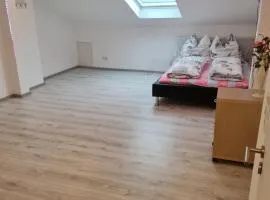 Cityroom im 4 OG und seperates Badezimmer im UG Keller 1,80 cm bis 3 Personen Neuwied Zentrum Stadtmitte Top Lage