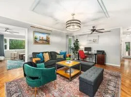 Sandstone Hollow with King Suite, Office, Fenced Yard