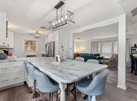 Arden Place - Spacious Retreat with Pool