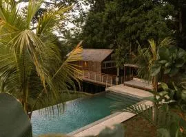 OFFTRACK All-Inclusive Muay Thai Camp in the Jungle