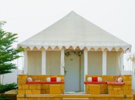Desert Heritage Luxury Camp & Resort Sam，位于山姆的酒店