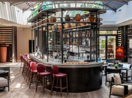 L'Isle de Leos Hotel & Spa - MGallery Collection，位于索尔格河畔利勒的酒店