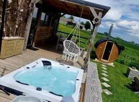 Tiny housse serenity avec jacuzzi et piscine