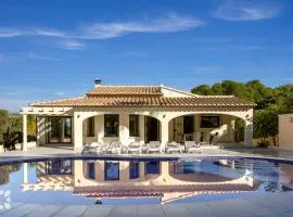 Villa Aveta by Abahana Villas