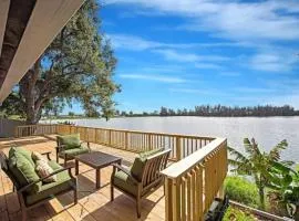Lake house unit 1 by Dream Vacation