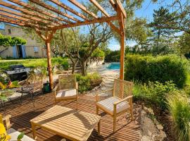 Charming Provençal home on Manosque hills with view，位于马诺斯克的酒店