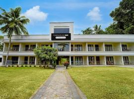 Townhouse Oak Thiruvallam Lakeview Formerly Travancore Island Resort，位于可瓦兰的酒店