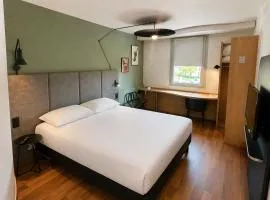 宜必思博韦机场酒店