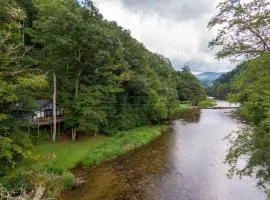 Rivers Edge in Todd Home with hot tub- Enjoy the River from your front porch rocker