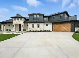 Heavenly Retreat – 5BD/55BA of Waterfront Living