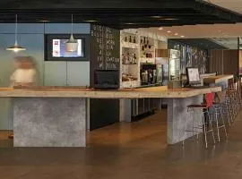 隆德里纳宜必思酒店