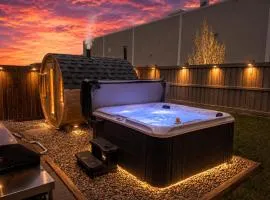 Urban Utopia - Hot Tub - Barrel Sauna - BBQ - Firetable - AC