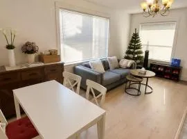 Cozy Queen Room in Kerrisdale Near UBC & Transit