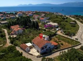 Apartments for families with children Sucuraj - Hvar - 25285