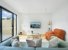 Stylish Brand New 3-Level 3BR Home & Sleeps 10