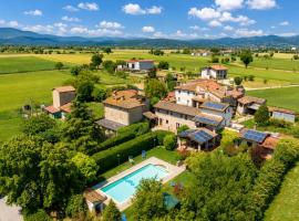 Casale Tiziano by PosarelliVillas，位于Citerna的酒店