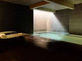 萨布隆9号酒店