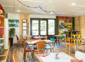 greet hôtel Angoulême，位于圣伊里埃苏尔查的酒店