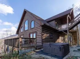 Faraway Skies Hot tub total privacy 20 mins to Boone