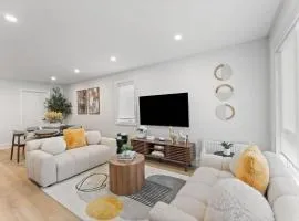Luxury Deluxe 2 BR - 2 Beds - Stylish - New Build Downtown