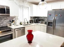 Private 3br & basement 3bth near Trail golf & Lake