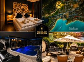 236 Rooms & Wellness - Adults Only Spa Hotel Wörthersee，位于韦尔特湖畔克伦彭多夫的酒店